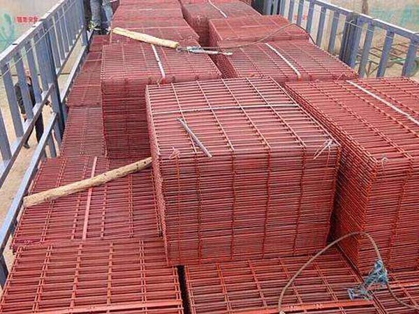建築鋼笆片（piàn）